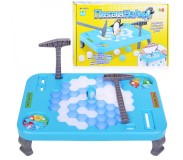 Պինգվին սառույցի վրա մուրճով