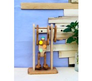 Փայտից ակրոբատ մարզիկ